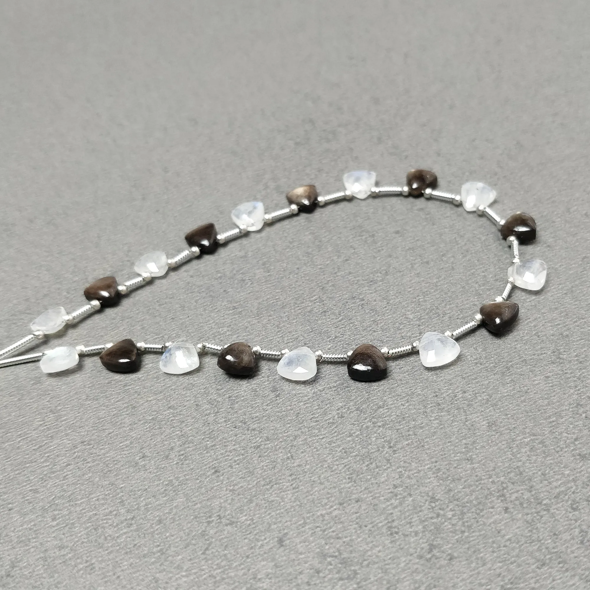 Chocolate Sapphire & Rainbow Moonstone Gemstone Cabochon And Checker Cut Loose Beads : 21.00cts(Approx) Natural Triangle Plain Nuggets 6mm